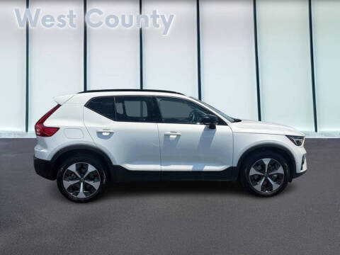 2026 Volvo XC40 B5 Plus