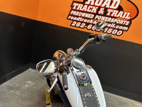 2005 Harley-Davidson FLSTN - Softail Deluxe