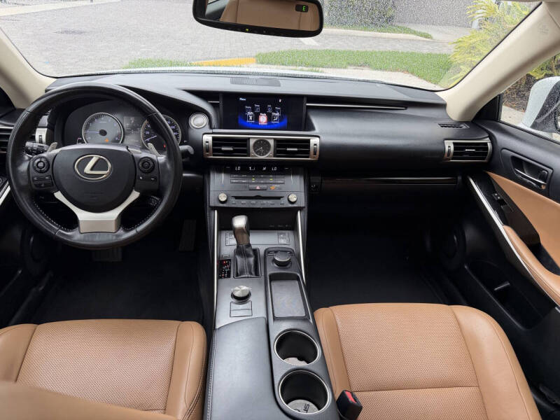 2016 Lexus IS 200t