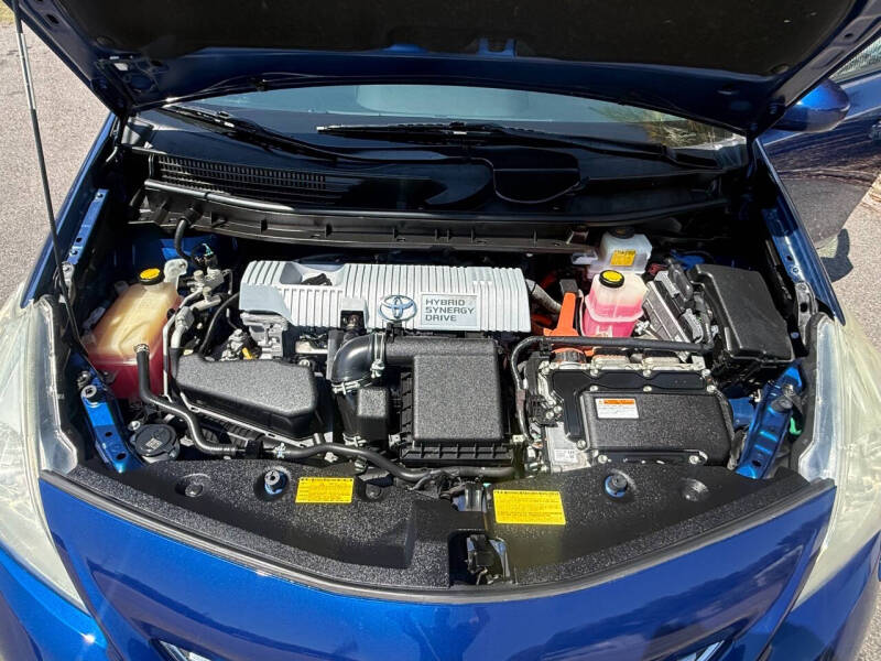2014 Toyota Prius v Five
