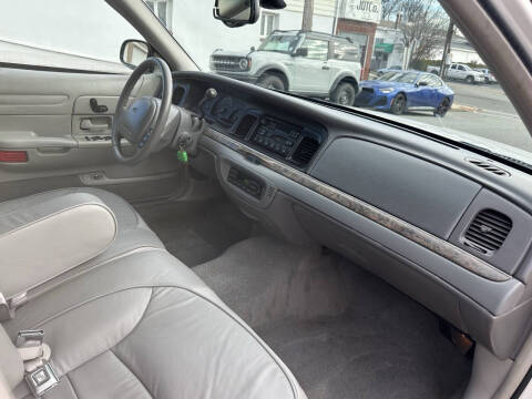 1999 Ford Crown Victoria LX