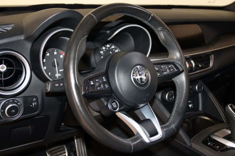 2022 Alfa Romeo Stelvio Ti