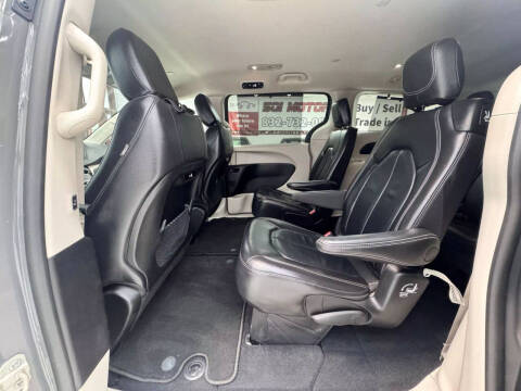 2022 Chrysler Pacifica Touring L