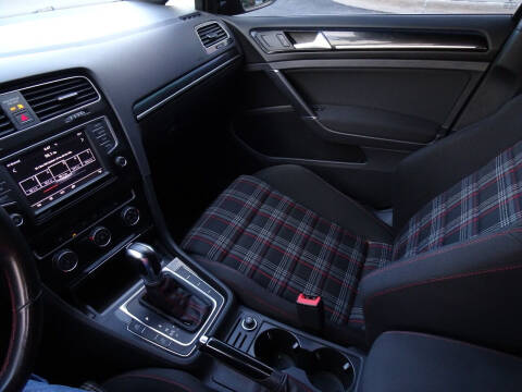 2017 Volkswagen Golf GTI S