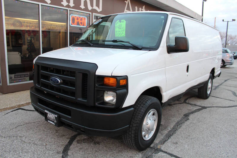 2013 Ford E-Series Econoline Van Commercial's photo