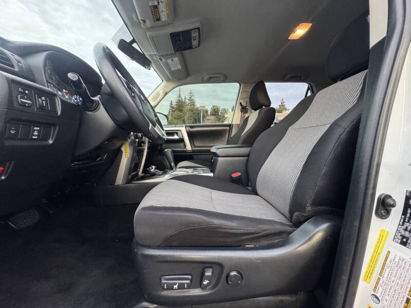 2017 Toyota 4Runner SR5