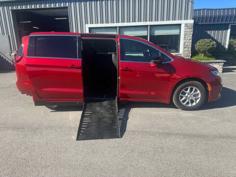 2025 Chrysler Pacifica Select