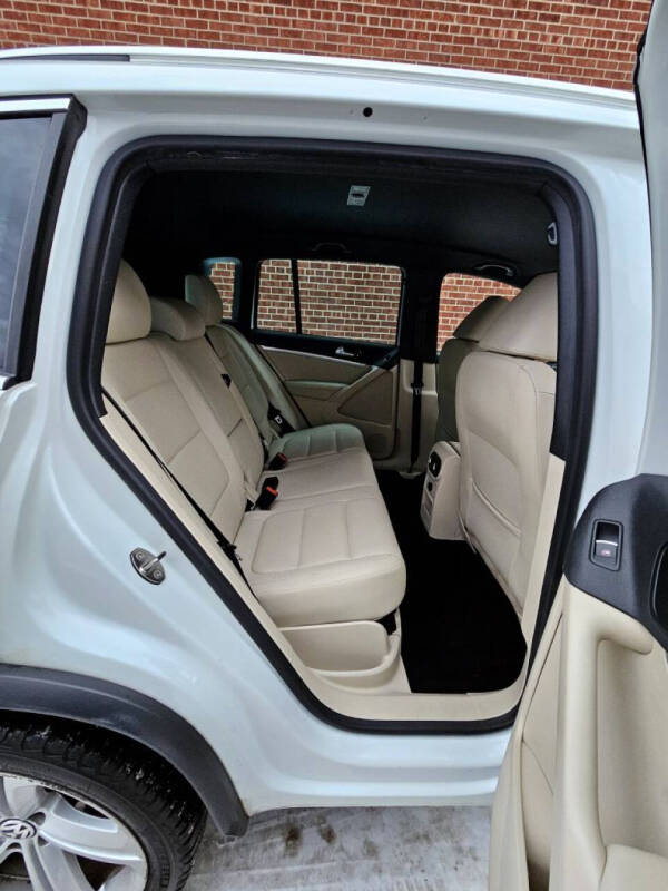 2016 Volkswagen Tiguan 2.0T R-Line 4Motion