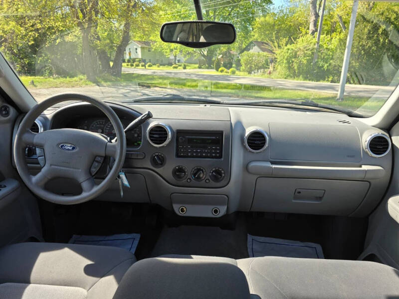 2004 Ford Expedition XLT
