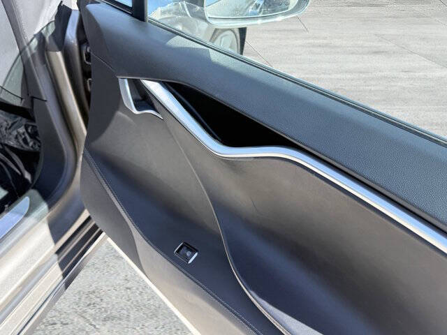 2015 Tesla Model S 70D