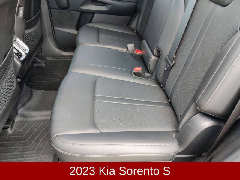 2023 Kia Sorento S