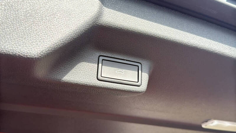 2025 Volkswagen ID. Buzz Pro S Plus 4Motion