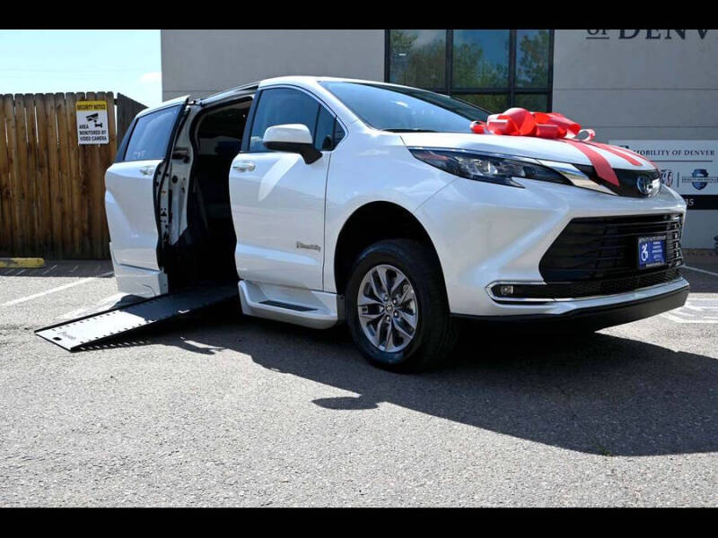 Used 2024 Toyota Sienna XLE with VIN 5TDYRKEC1RS215775 for sale in Denver, CO