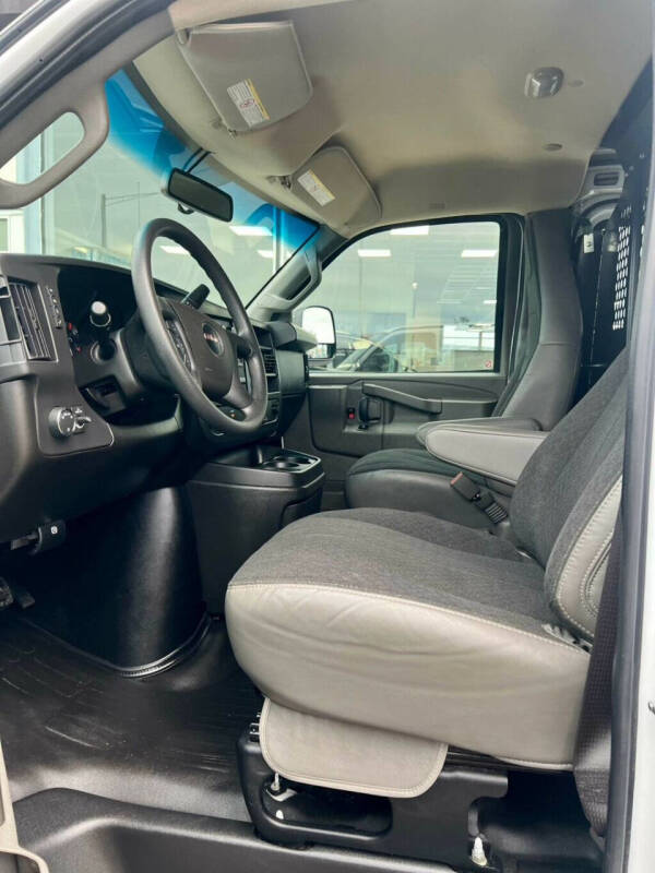 2024 GMC Savana 2500