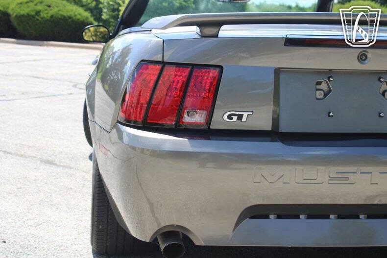 2002 Ford Mustang GT Deluxe