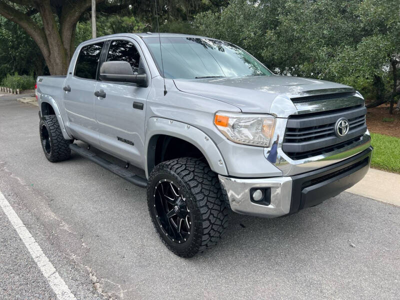 Toyota Tundra's photo