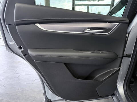 2025 Cadillac XT5 Luxury