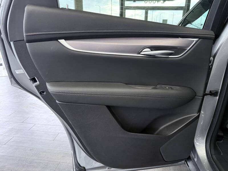 2025 Cadillac XT5 Luxury