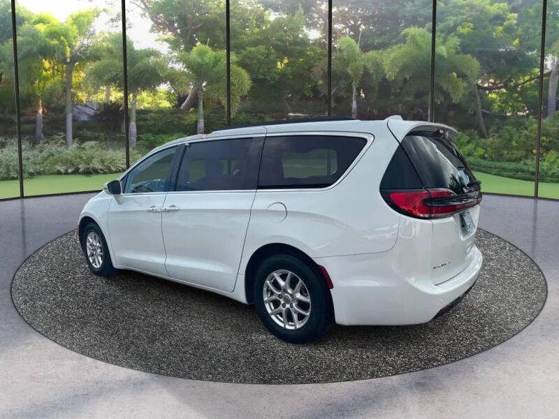 2022 Chrysler Pacifica Touring L