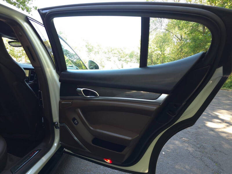 2016 Porsche Panamera GTS