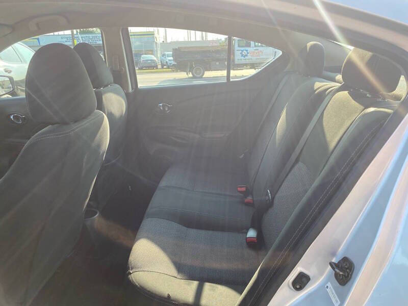 2019 Nissan Versa SV