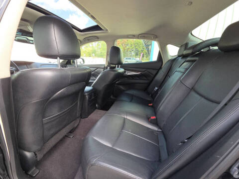 2015 Infiniti Q70 3.7