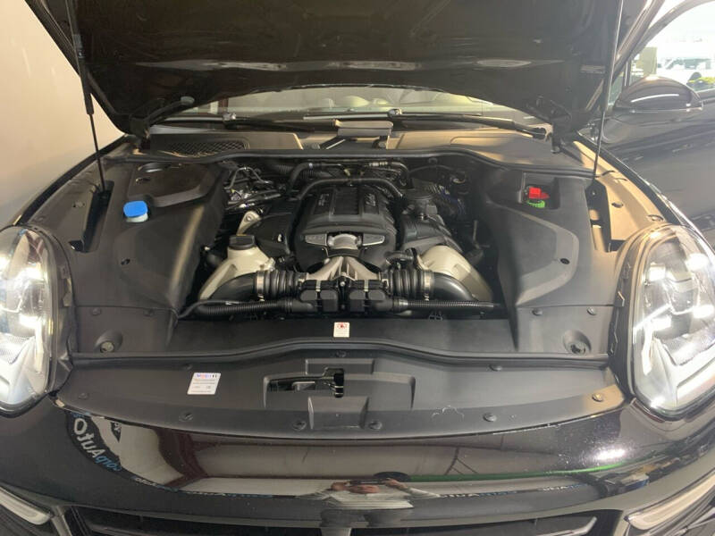 2017 Porsche Cayenne Turbo