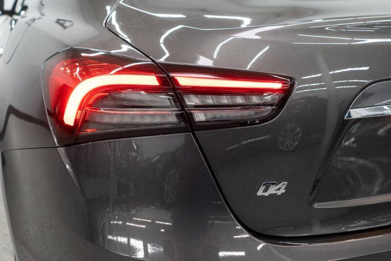 2022 Maserati Ghibli Modena Q4