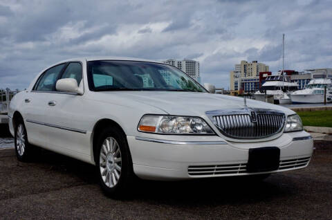 2003 Lincoln Town Car for sale at Team Auto US in Hollywood FL