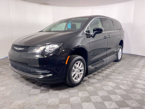 2024 Chrysler Voyager LX