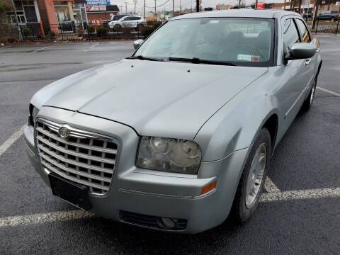 2006 Chrysler 300 for sale at MAGIC AUTO SALES in Little Ferry NJ