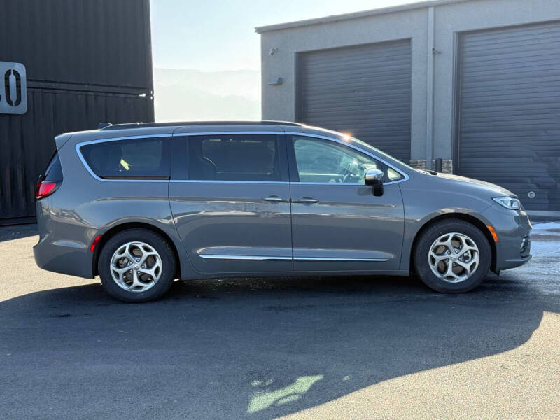 2023 Chrysler Pacifica Limited
