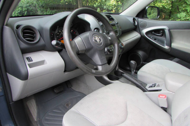 2010 Toyota RAV4 Base photo 10