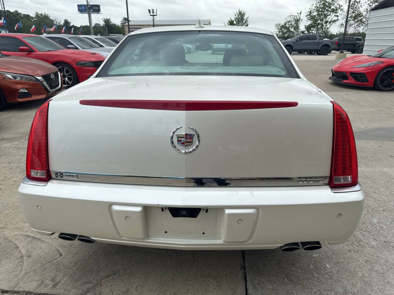 2011 Cadillac DTS Premium Collection