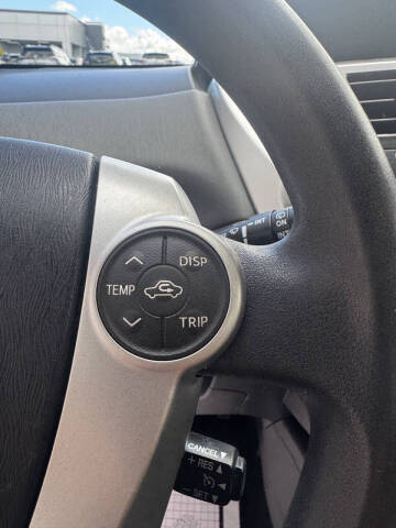 2012 Toyota Prius v Two