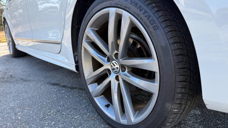 2017 Volkswagen Passat 1.8T R-Line