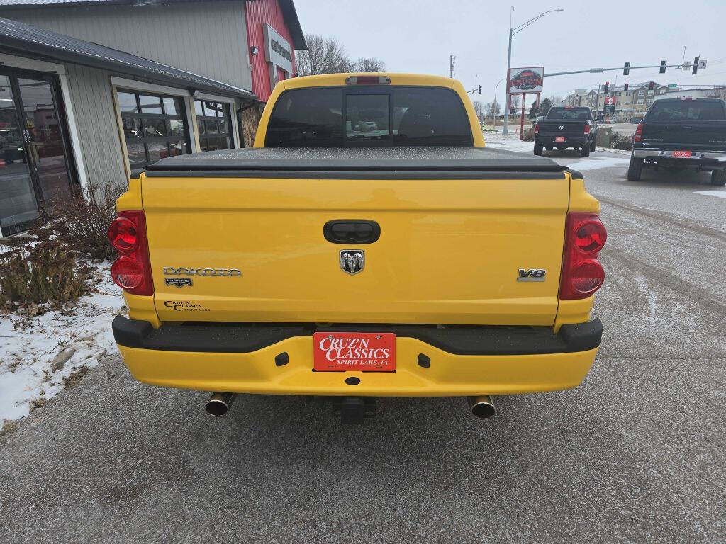 2006 Dodge Dakota 18