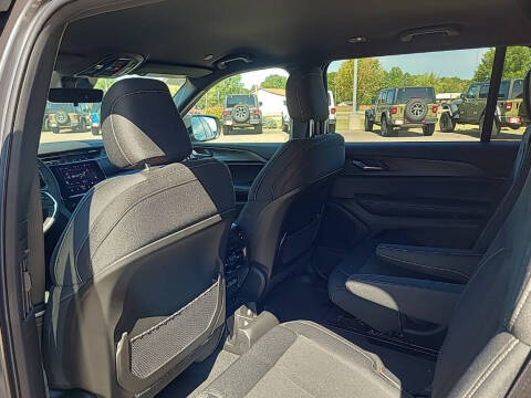 2025 Jeep Grand Cherokee L Laredo