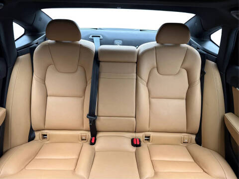 2019 Volvo S90 T6 Momentum