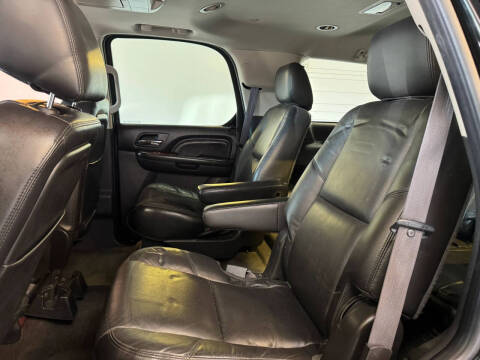 2011 Cadillac Escalade Luxury