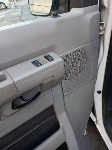 2012 Ford E-Series E-150