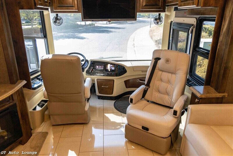 2016 Freightliner XCM Chassis