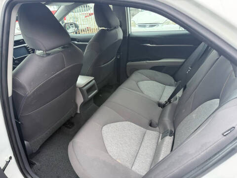 2019 Toyota Camry Hybrid LE