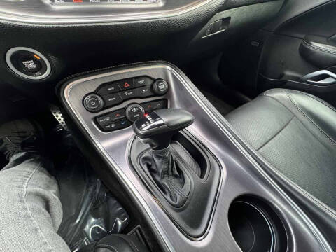 2018 Dodge Challenger SXT Plus