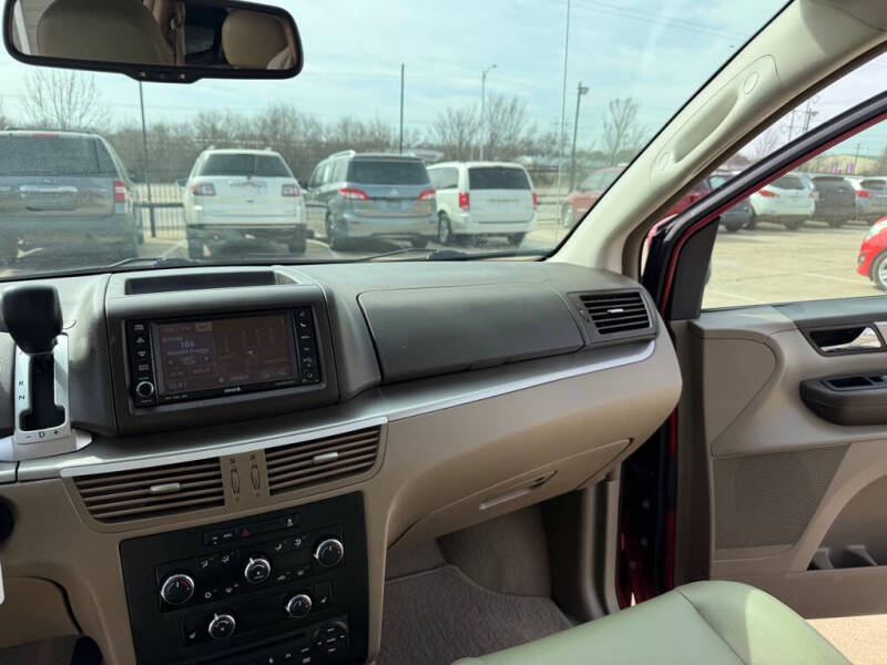 2012 Volkswagen Routan