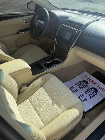 2017 Toyota Camry LE