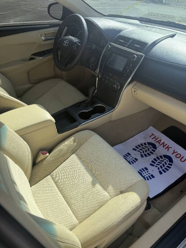 2017 Toyota Camry LE