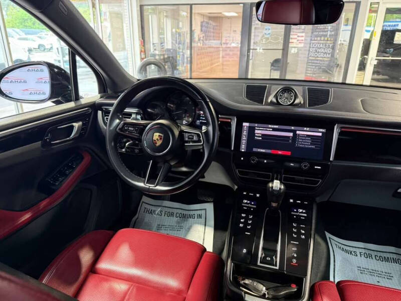 2023 Porsche Macan