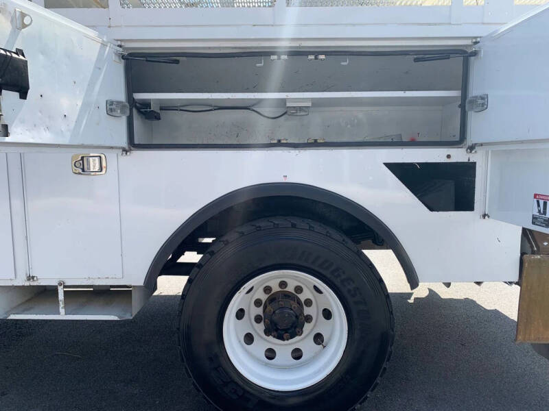 2012 Freightliner M2 106