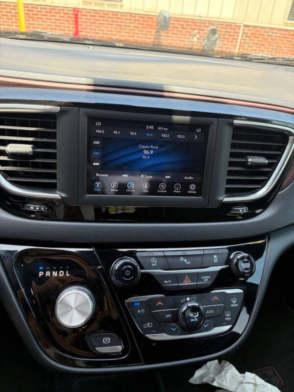 2020 Chrysler Pacifica Touring L